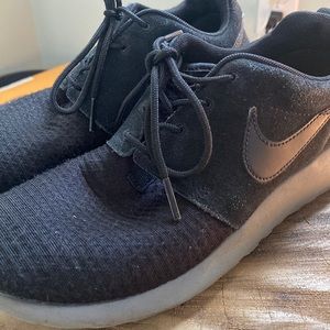 Nike roshe run. ASO Kim Kardashian.